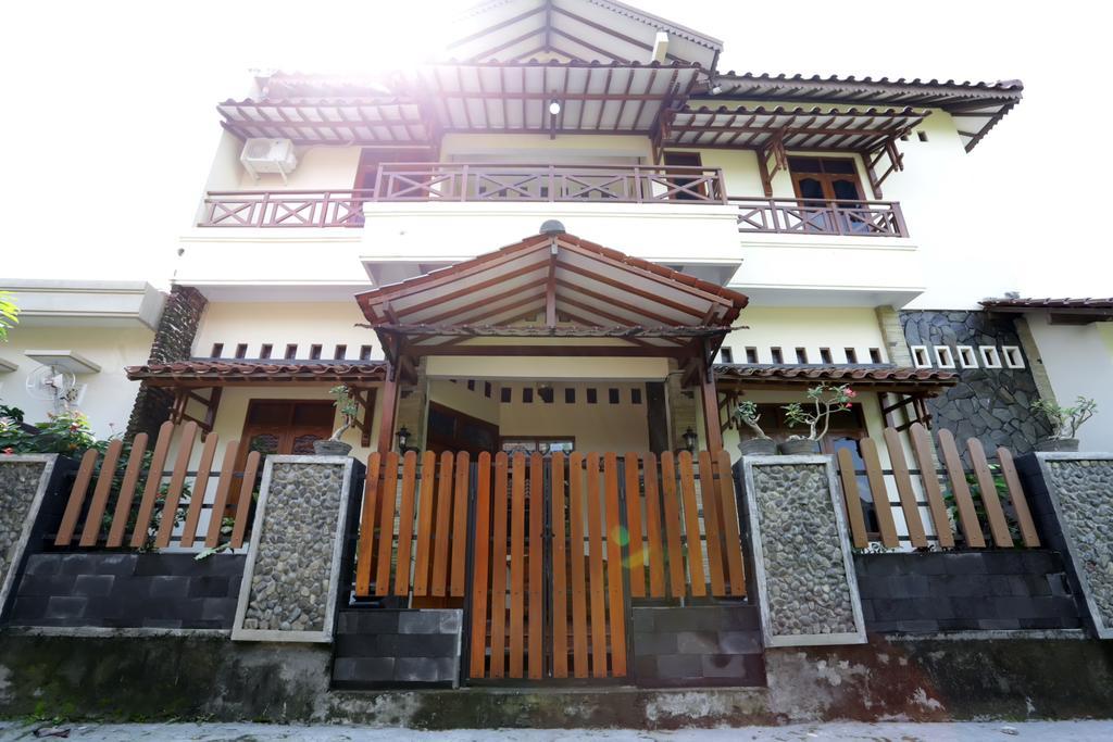 Griya Kedasih Guesthouse Yogyakarta Dış mekan fotoğraf